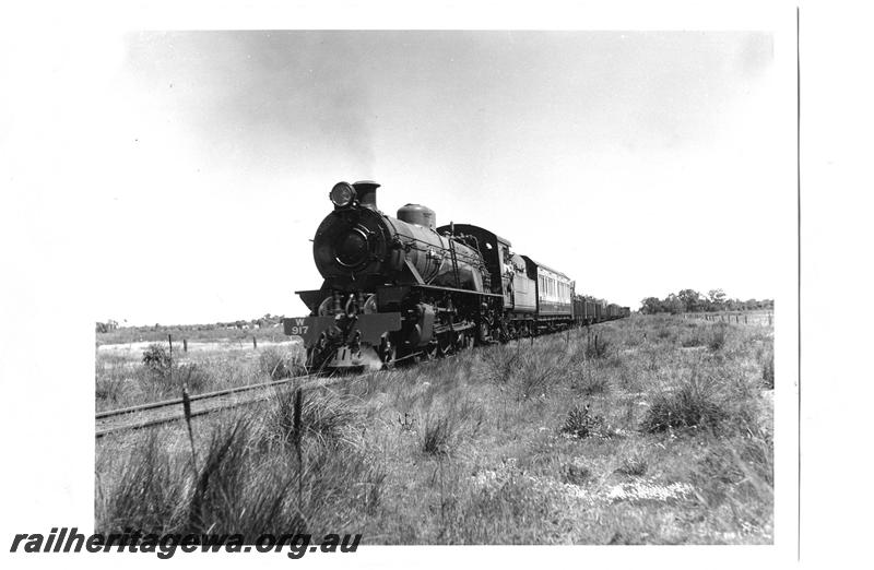 P07643
W class 917, AL class 88 track recorder car behind loco, goods train
