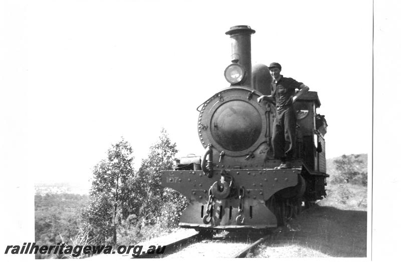 P07681
G class 107, top leg of the Zig Zag, UDRR line, front view, Ron Watson posing on the buffer beam.
