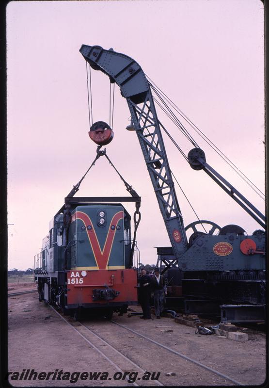 P07759
AA class 1515, Parkeston, being transferred to narrow gauge after arrival at Parkeston, being lifted by crane No.23, front view
