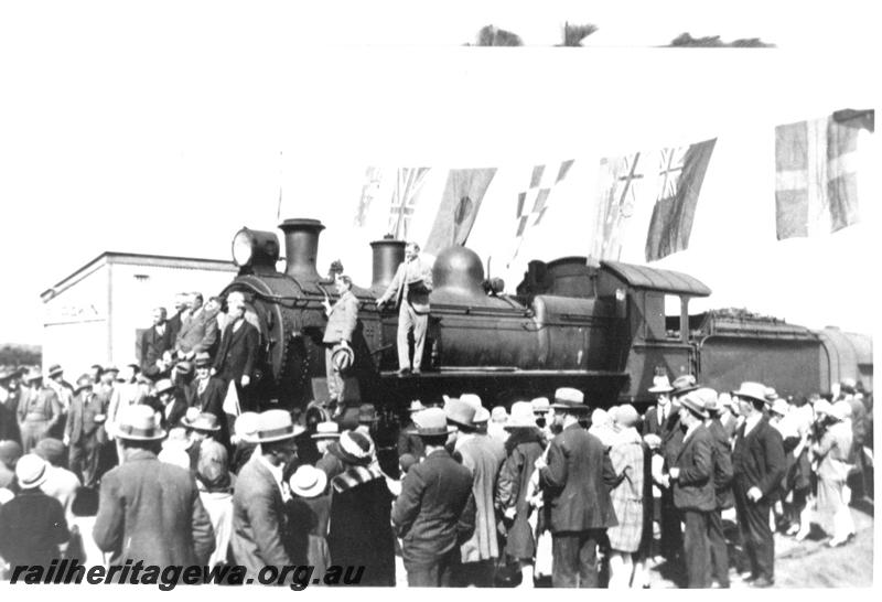 P07794
E class, Burakin, KBR line, large crowd and flags for the opening of the Amery-Burakin-Kalannie line
