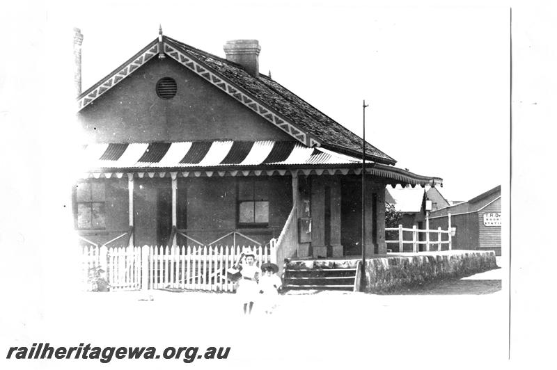 P07798
Station building, Geraldton, first station building
