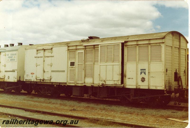 P07880
WVD class 23131 louvered van with refrigerated compartment, side and end view
