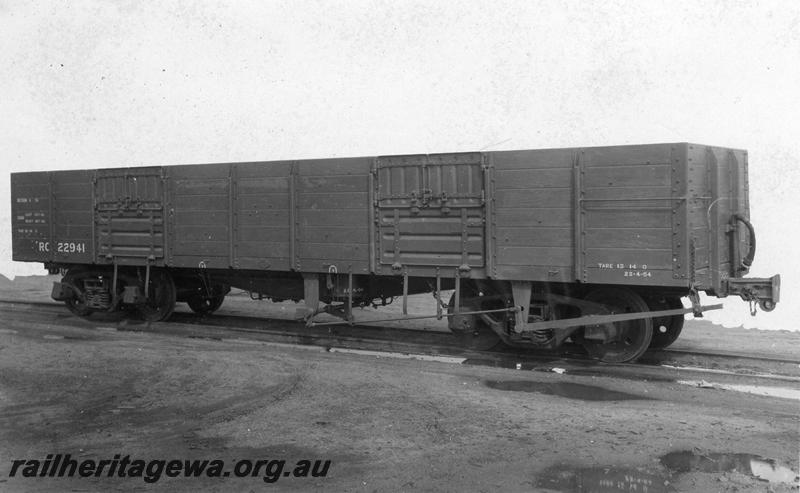 P08029
RC class 22941, side view.
