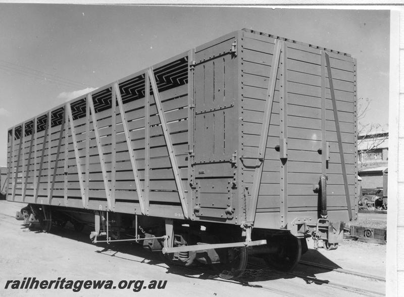 P08033
TA class bogie cattle wagon, side and end view
