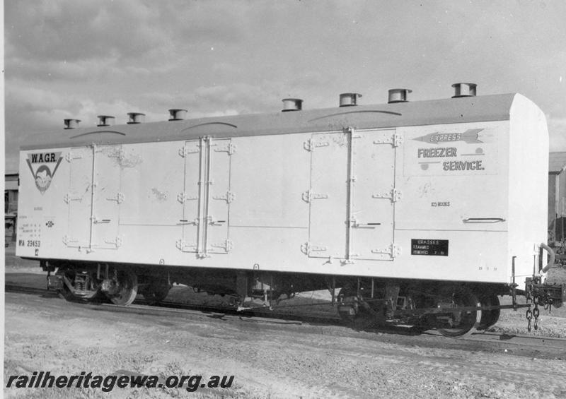 P08037
WA class 23453, side and end view.
