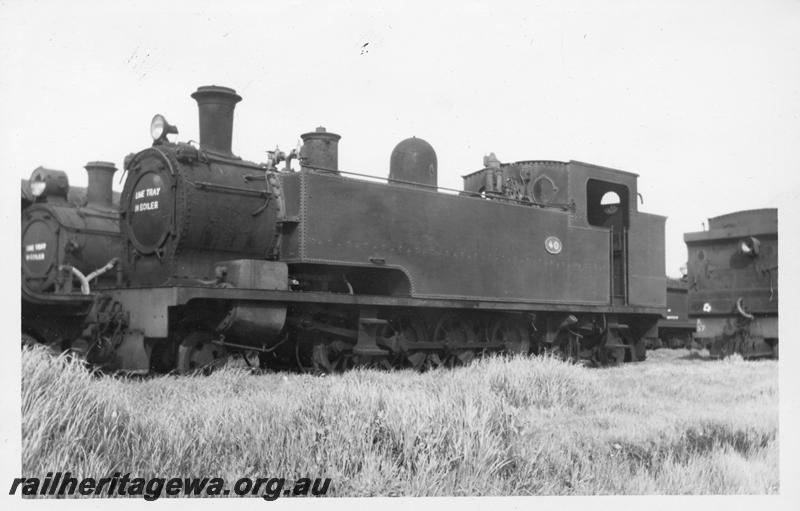P08222
K class 40, stowed, front and side view
