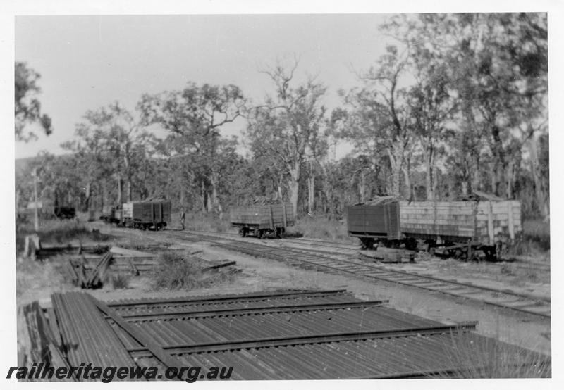 P08289
Millars rolling stock in Timber Yard at Yarloop
