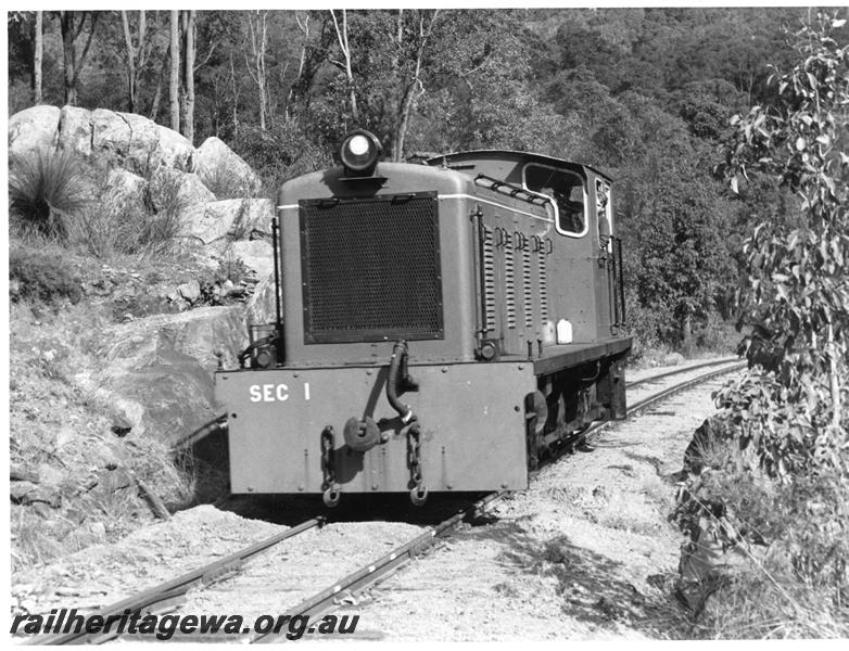 P08395
SEC 0-6-0 diesel loco No.1, enroute from Pinjarra to Dwellingup, light engine, front and side view
