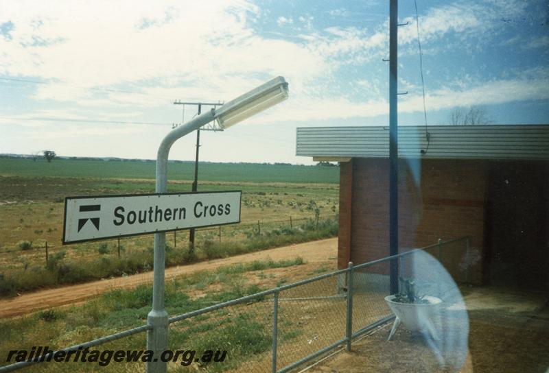 P08433
Southern Cross, station building, platform, standard gauge, EGR line. Taken from train.
