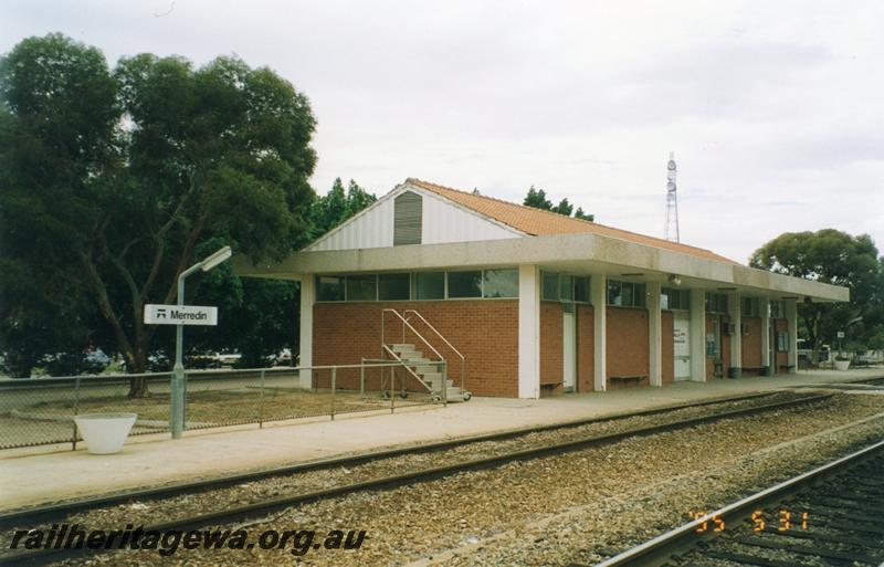 P08445
Merredin, station building, standard gauge, EGR line.
