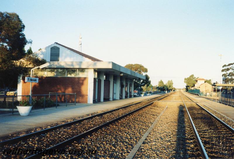 P08448
Merredin, station building, platforms, standard gauge, view along line looking east, EGR line.
