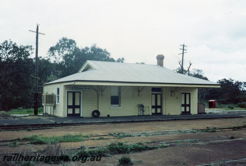 P08488
Boyup Brook, station building (