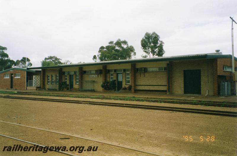 P08564
Wongan Hills, station building, view from rail side, EM line.
