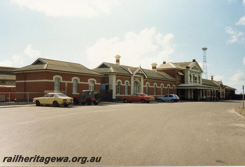 P08569
Geraldton, station building, station building, view from road side, NR line.
