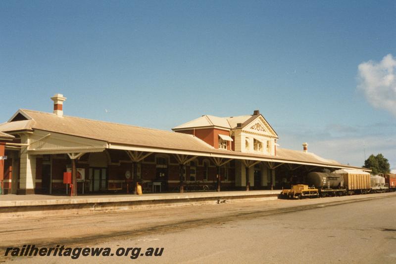 P08580
Geraldton, station building, station building, view from rail side, NR line. Wagons, shunters float in platform road.
