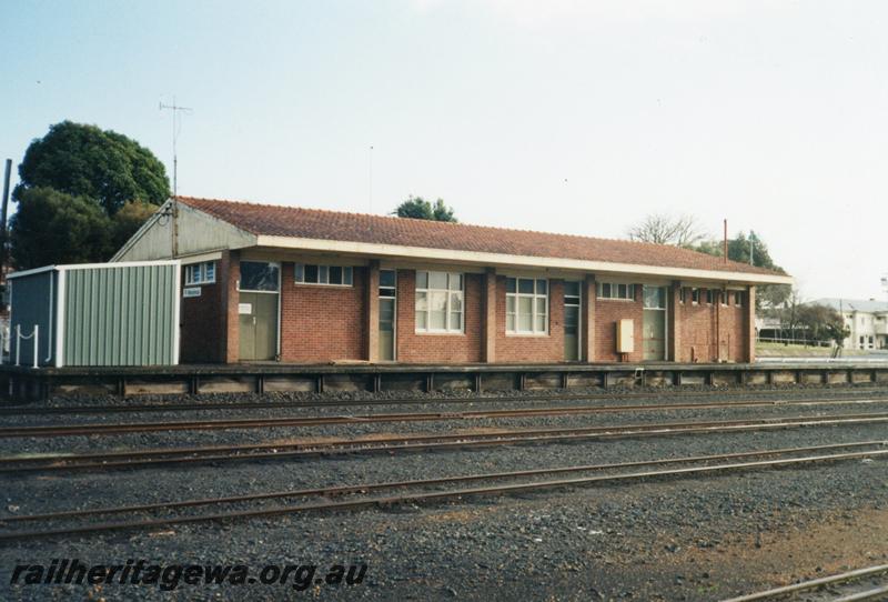 P08628
Manjimup, station building, Westrail nameboard, view from rail side, PP line.
