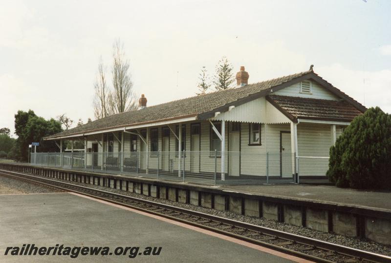 P08656
Harvey, station building, platform, Australind platform, view from rail side, SWR line.
