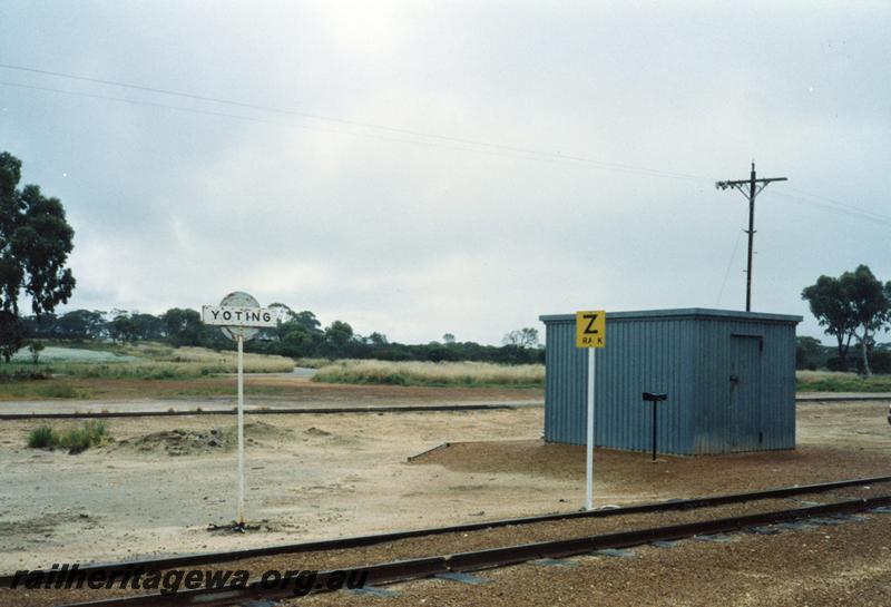 P08680
Yoting, traffic shed, nameboard, Z track sign, YB line.

