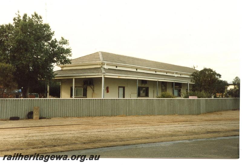 P08682
Geraldton, District Engineers Office, view from rail side, NR line.
