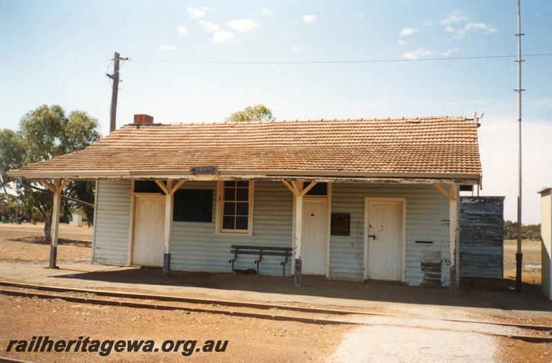 P08753
Station building, Kulin, NKM line, trackside view
