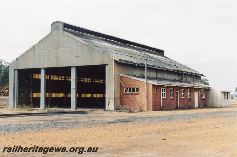 P08773
1 of 3 views of the Wagon Maintenance Depot, Collie, BN line, end and side view
