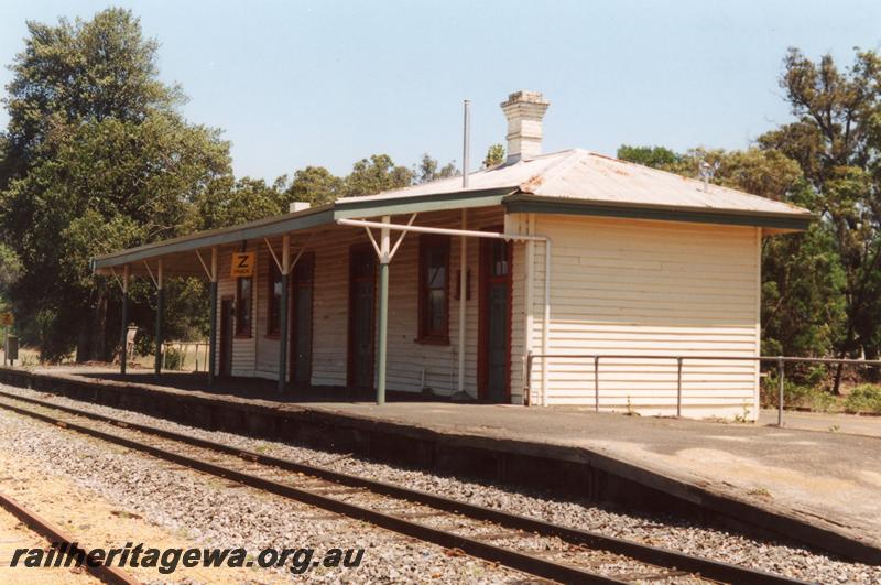 P08776
1 of 4 views of the station at Greenbushes, PP line, end and trackside view of station building

