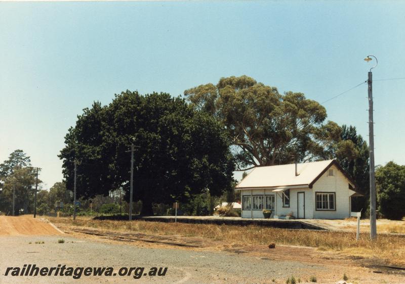 P08786
1 of 3 views of the station buildings at Boyanup, PP line
