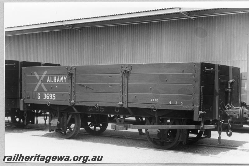 P08863
G class 3695 wagon, Albany, side and end view
