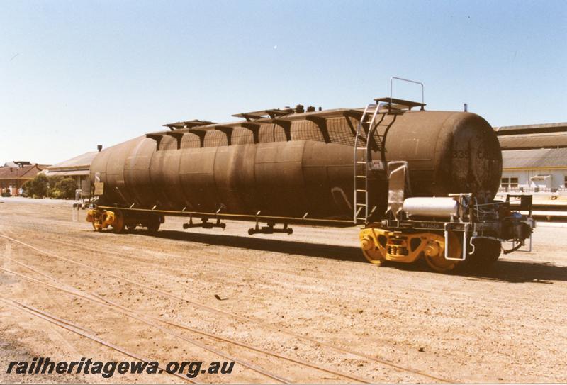 P08929
WJJ class 525-X bogie tank wagon, side and end view, shows opposite side to P8928
