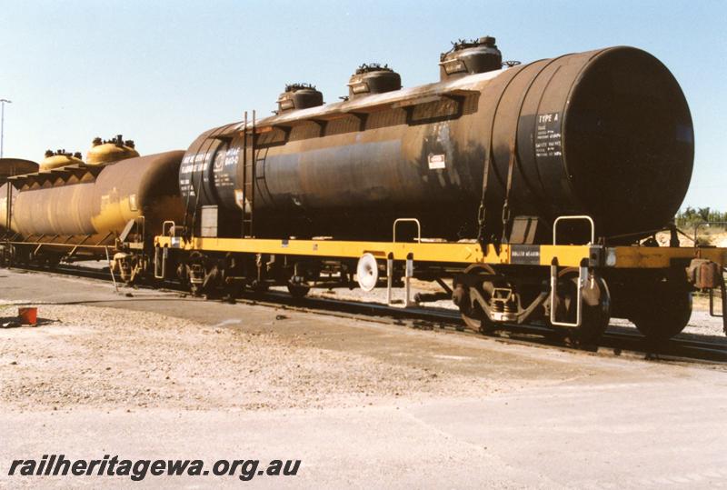 P08944
WTAF class 640-D standard gauge tank wagon, side and end view
