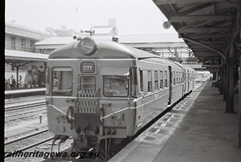 P08993
ADA class railcar trailer, Platform 6, Perth Station
