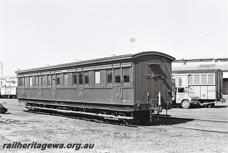 P09098
ACM class 210 carriage, Bunbury yard, side and end view
