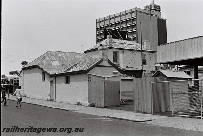P09123
WAGR owned building located at No.1 Beaufort Street, leased by the WA Branch of the Australian Model Railway Association as their clubrooms, view from side street of the rear of the premise.
