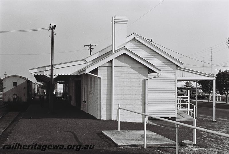P09125
Station building, Busselton, BB line, end view of the building, opposite end to P9124
