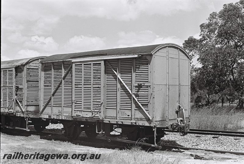 P09153
FD class 13888 louvered van, Moora, MR line, side and end view
