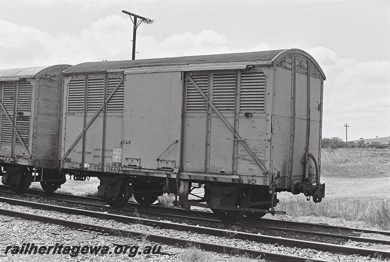 P09156
FD class 13669 louvered van, Moora, MR line, side and end view, door and lower half of side panelled in
