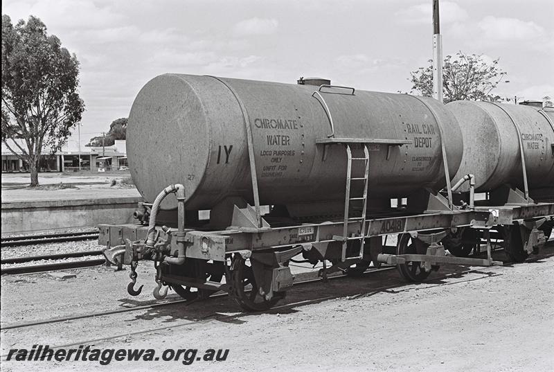 P09176
J class 40418 tank wagon for Chromate Water, end and side view
