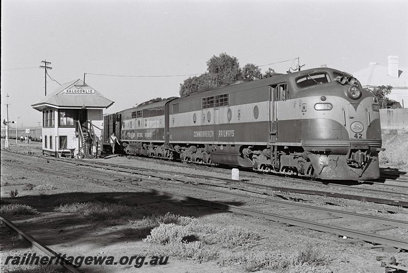 P09188
3 of 5 views of Commonwealth Railways (CR) GM class 42 and GM class 20 hauling 