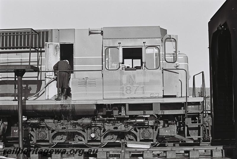 P09214
N class 1871, Forrestfield loco depot, side view of cab, being serviced
