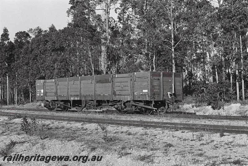 P09227
RBT class 11238 bogie open wagon, side and end view.

