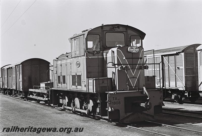 P09256
TA class 1808, Katanning, GSR line, side and front view, shunting.
