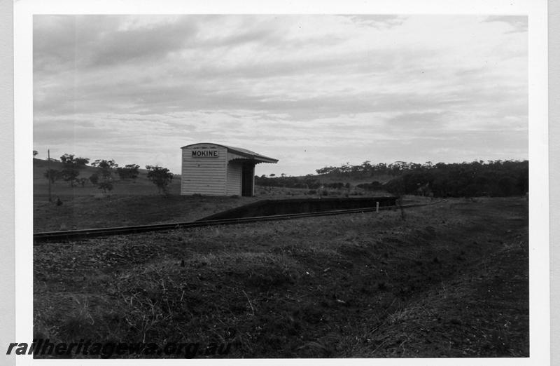 P09379
Mokine, shelter shed, platform, nameboard. ER line.
