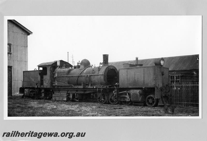 P09471
MSA class 468 2-6-0+0-6-2 Garratt loco at Geraldton loco, renumbered 493 in 1948. Goggs No. 74.
