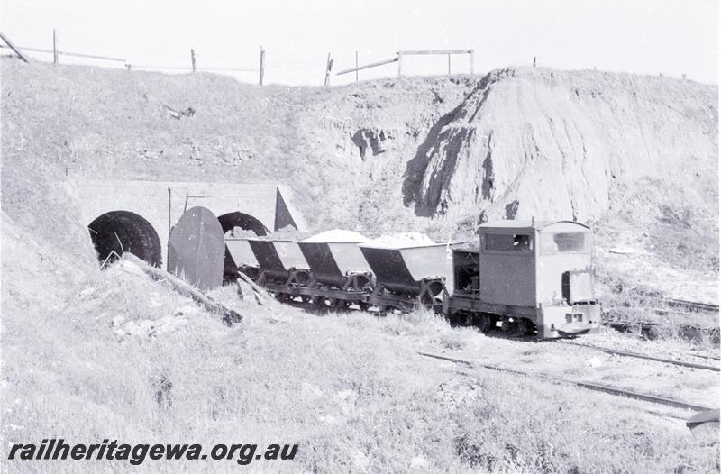 P09534
Locomotive with hoppers, Maylands Brickyards, emerging from tunnel

