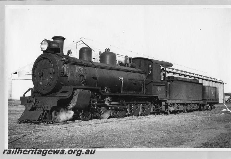 P09561
MRWA D class 19, Arrino, MR line, front and side view, water tank wagon coupled behind the loco 
