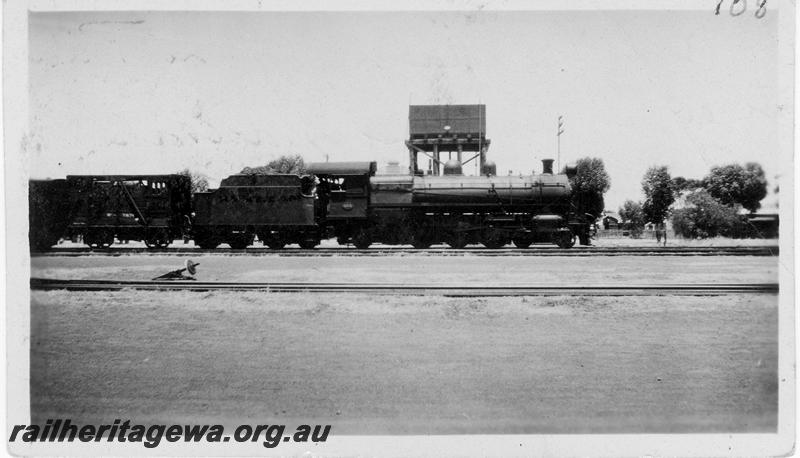 P09584
P class 453, water tower, goods train, side view 
