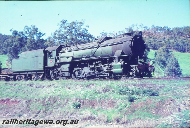 P09676
V class 1215 on up goods, Brunswick Junction to Collie. BN line.
