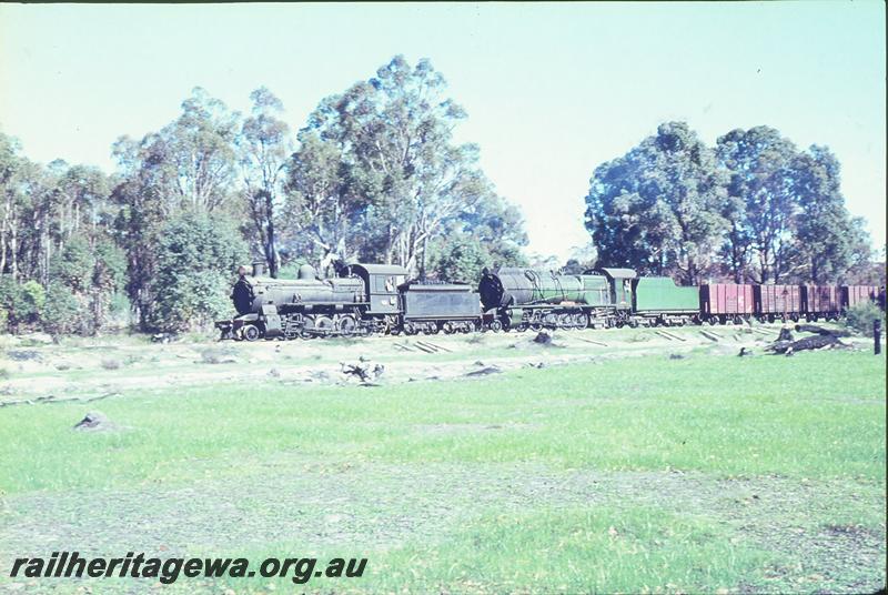 P09685
FS class, S class, empties for Western No 2 mine, south of Collie station. BN line.
