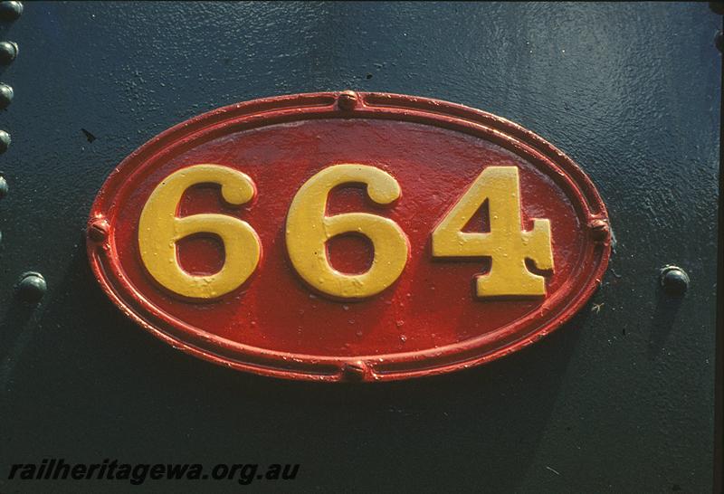 P09938
UT class 664, numberplate detail.
