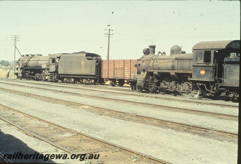 P09965
V class 1214, stowing part of load, F class 422 as yard shunter, from ACL class carriage of coach attached tour, Brunswick Junction, SWR line.
